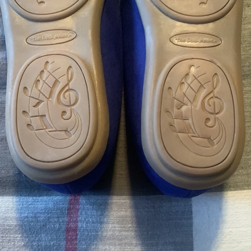 Kids shoes. The doll maker brand.